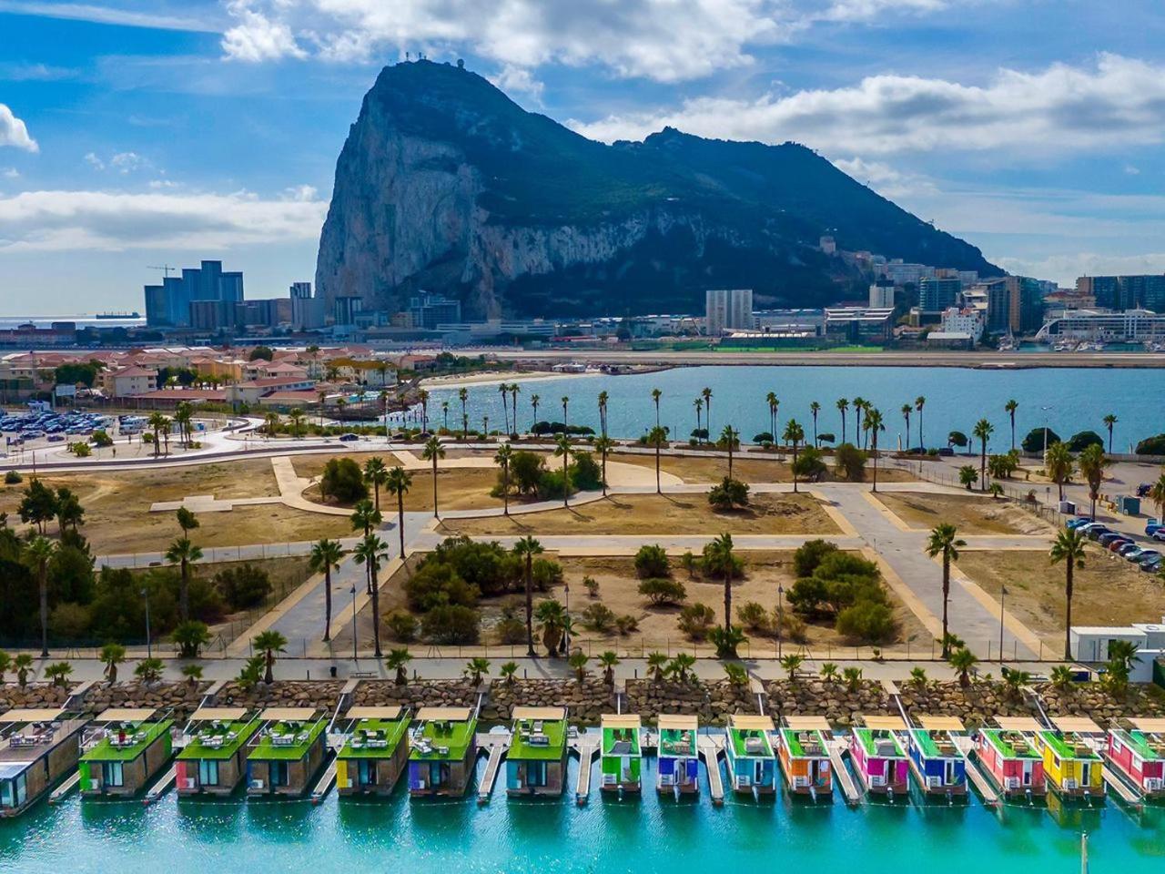 Boat Haus - Casas Flotantes Frente A Gibraltar Ξενοδοχείο La Línea de la Concepción Εξωτερικό φωτογραφία
